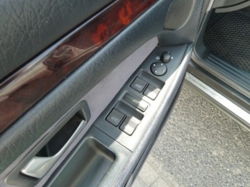 Audi A8 D2 Sedan 3.7 230KM 1996 Audi A8 AUTOMATSKORYKLIMATYZACJAXENONY 3.7 Benzyna 230KM, zdjęcie 6