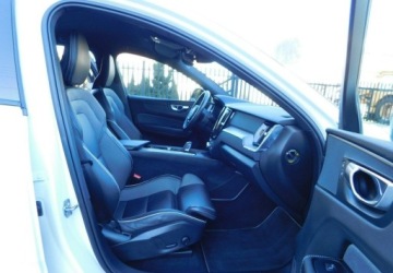 Volvo XC60 II Crossover T5 250KM 2020 Volvo XC 60 2.0T5 z Gwarancja Bezwypadkowy Model 2021r 2.0 Benzyna 250KM, zdjęcie 4