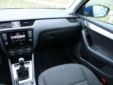 Skoda Octavia III Liftback 1.4 TSI 140KM 2013 Skoda Octavia 1.4 TSI, Salon Polska, Xenon, zdjęcie 7