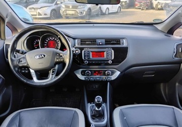 Kia Rio III Hatchback 5d Facelifting 1.4 WGT 90KM 2015 Kia Rio 2015r, 1.4 CRDI. Lekko uszkodzony prawy bok. Jezdzi. 1.4 Diesel, zdjęcie 5