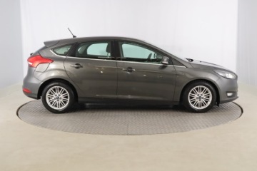 Ford Focus III Hatchback 5d facelifting 1.0 EcoBoost 125KM 2017 Ford Focus 1.0 EcoBoost, Salon Polska, Serwis ASO, zdjęcie 5