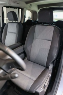 Toyota 2022 Toyota Proace City Verso 1.2 D-4T Family 1.2 Benzyna 110KM, zdjęcie 6