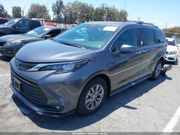 Toyota Sienna III 2025 Toyota Sienna XLE 2025 2.5l 2.5 Hybryda 245KM, zdjęcie 1