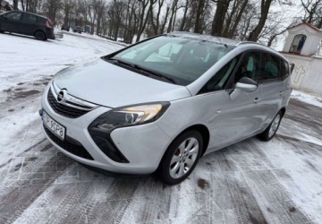 Opel Zafira C Tourer 1.4 Turbo ECOTEC 140KM 2012 Opel Zafira Opel Zafira Tourer 1.4 Turbo Business Innovation 1.4 Benzyna, zdjęcie 17