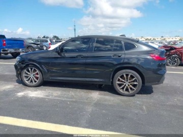 BMW X4 G02 2021 BMW X4 M40i 2021 3.0l 3.0 Benzyna 382KM, zdjęcie 2