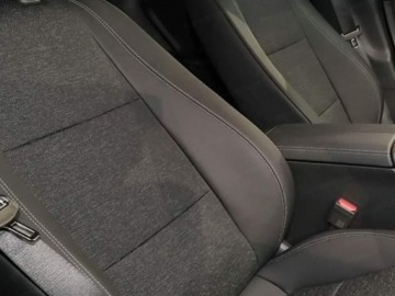 Mercedes CLA C118/X118 2025 MERCEDES-BENZ CLA 200 Progressive Sedan 1.5 (163KM) 2025, zdjęcie 2