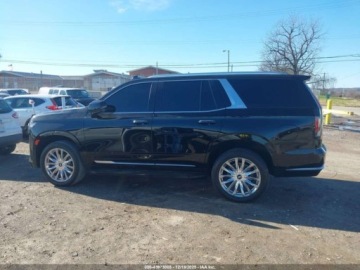 Cadillac Escalade III 2022 Cadillac Escalade 4wd Premium Luxury 2022 6.2 Benzyna 420KM, zdjęcie 1
