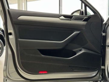 Volkswagen Passat B8 Variant Facelifting 2.0 TDI SCR 150KM 2020 Volkswagen Passat EVO Business Kamera cofania Asystent parkowania ACC, zdjęcie 10