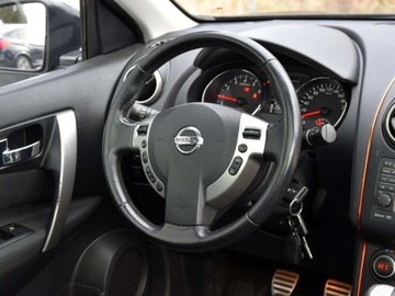 Nissan Qashqai I Crossover Facelifting  1.6 117KM 2012 Nissan Qashqai2 1.6 benzyna 117 KM Panorama 7mio osobowy Nawigacja Alufelg, zdjęcie 15