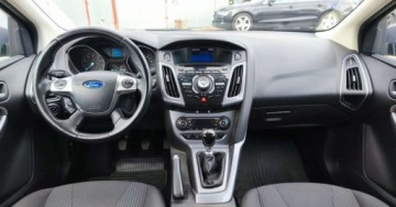 Ford Focus III Kombi 1.6 EcoBoost 150KM 2014 Ford Focus Ford Focus 1.6 Benzyna 150KM, zdjęcie 21