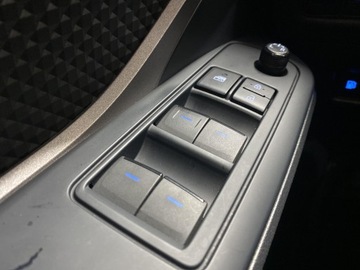 Toyota C-HR I Crossover Facelifting 1.8 Hybrid 122KM 2022 Toyota C-HR 1.8 Hybrid GPF Comfort Toyota C-HR 1.8, zdjęcie 19