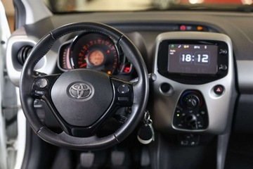 Toyota Aygo II Hatchback 5d 1.0 VVT-i 69KM 2017 Toyota Aygo 1.0 VVT-i X-play Benzyna 69KM, zdjęcie 23