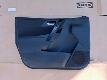 TAPICERKA BOCZEK DRZWI TOYOTA AURIS II PRZÓD LEWY 67778-02280