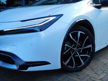 Toyota Prius V (XW60) 2.0  Hybrid Dynamic Force Plug-in 223KM 2025 Od ręki - Prestige 2.0 Hybrid Plug-in 223KM | Podgrzewane fotele!, zdjęcie 17