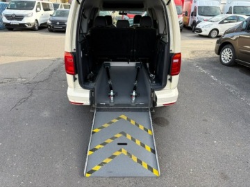 Volkswagen Caddy IV Kombi Maxi 2.0 TDI SCR BlueMotion Technology 102KM 2019 Volkswagen Caddy niepełnosprawnych rampa inwalida, zdjęcie 12