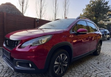 Peugeot 2008 I SUV Facelifting 1.2 PureTech 110KM 2018 Peugeot 2008 bezwypadekz Niemiecallurpo malym gradzie 1.2 Benzyna 110KM