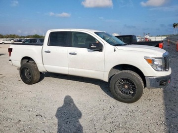 Nissan Titan 2018 Nissan Titan Sv 2018 5.6 Benzyna 390KM, zdjęcie 4