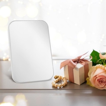 Настоящее зеркало КОСМЕТИК для макияжа.