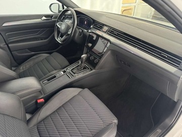 Volkswagen Passat B8 Limousine Facelifting 2.0 TDI SCR 150KM 2020 Volkswagen Passat 2.0TDI 150KM DSG R-Line Virtual LIFT Full LED VAT23 SSU, zdjęcie 15
