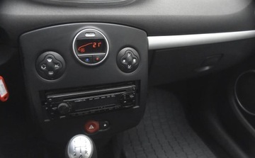 Renault Clio III Hatchback 5d 1.6 i 16V 88KM 2005 Renault Clio Renault Clio 1.6 16V Exception 1.6 BenzynaLPG 88KM, zdjęcie 11