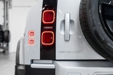 Land Rover Defender IV (L663) Hard Top 90 3.0D R6 250KM 2023 Land Rover Defender 110 3.0D 250KM. Salon PL. FV., zdjęcie 17