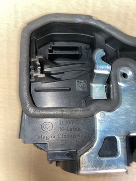 BMW F30 F35 E60 E61 E84 E83 F25 F26 E70 E71 ZÁMEK DVEŘE PRAVÝ PŘEDNÍ EVROPA