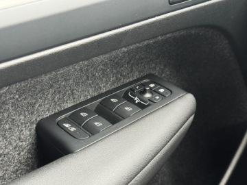 Volvo XC40 Crossover Facelifting 2.0 B4 197KM 2025 Volvo XC 40 B4 B Plus Black Edition | Harman Kardo, zdjęcie 31