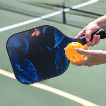 Набор бейсбольных бит из углеродного волокна.