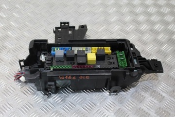 SKRZYNKA BEZPIECZNIKÓW OBUDOWA GLE W166 AMG