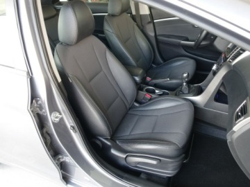 Hyundai i30 II Hatchback 3d 1.6 CRDi (HIGH)  128KM 2013 Hyundai i30 1.6 CRDI 128KM/Panorama, zdjęcie 19