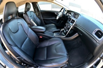 Volvo V40 II Hatchback Facelifting 2.0 D2 120KM 2016 Volvo V40 Iscription LiFT Full Led Digital Skóra, zdjęcie 19