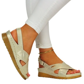 ЖЕНСКИЕ САНДАЛИИ ИЗ ПОЛЬСКОЙ КОЖИ, НИЗКАЯ ТАНКЕТКА, ЗАЛИПУЧКА