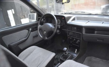 Opel Kadett E Sedan 1.4 i 60KM 1991 Opel Kadett Opel Kadett 1.4 GL 1.4 Benzyna 60KM, zdjęcie 6