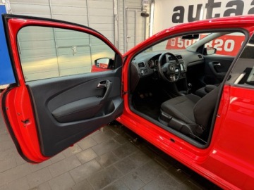 Volkswagen Polo V 2013 Volkswagen Polo R-Line 1.2 TSI Highline 2013 3D VAT Marza 1.2 Benzyna 90KM, zdjęcie 18