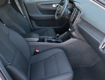 Volvo XC40 Crossover Facelifting 2.0 B3 163KM 2024 Volvo XC40 B3, Salon Polska, 1. Właściciel, zdjęcie 8