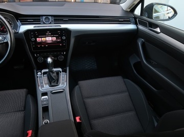 Volkswagen Passat B8 Variant 2.0 TDI 150KM 2015 VW Passat 2.0 TDI, Automat, Navi, Klima, zdjęcie 7