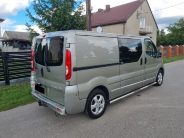 Opel Vivaro A Combi L1 2.0 CDTI 115KM 2014 Opel Vivaro 2.0 CDTI 114km 2x drzwi przesuwne, zdjęcie 5