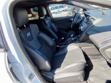 Ford Focus III RS 2.3 EcoBoost 350KM 2017 FORD FOCUS III 2.3 RS 2.3L 350KM, 4x4, Manual, Dokumentacja Recaro, zdjęcie 3