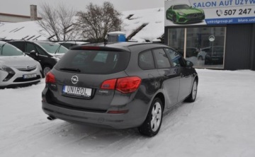Opel Astra J Sports Tourer 1.4 Turbo ECOTEC 140KM 2012 Opel Astra 1.4 150 JAHRE Benzyna Tempomat Cz. parkowania Klimatyzacja 1.4, zdjęcie 6