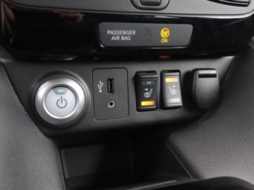 Nissan Leaf II Hatchback Elektryczny 40kWh 150KM 2018 Nissan Leaf 40 kWh, SoH 89%, Salon Polska, zdjęcie 12