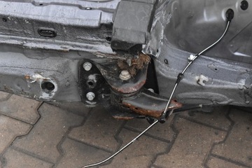 BLATNÍK LEVÝ ZADNÍ LB7Q VW TAIGO 2022