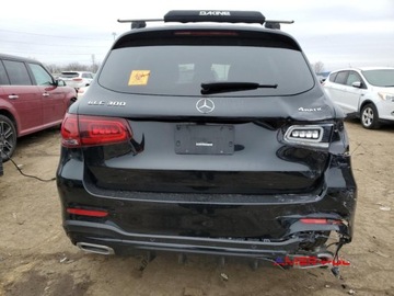 Mercedes GLC C254/X254 2022 Mercedes-Benz GLC 2022 r.,2,0L 300 4 MATIC 2.0 Benzyna 255KM, zdjęcie 3