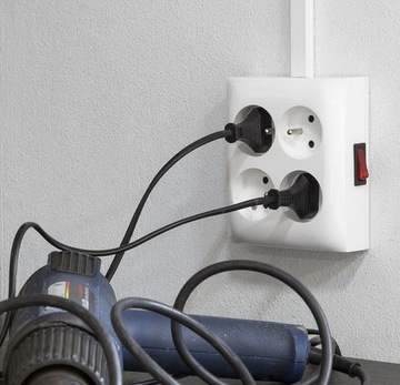 Simon AQUACLICK Gniazdo poczwórne natynk czarne