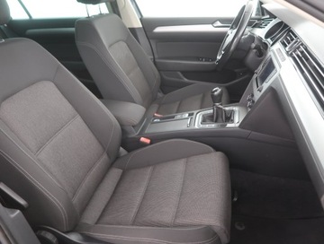 Volkswagen Passat B8 Variant 2.0 TDI BlueMotion SCR 150KM 2016 VW Passat 2.0 TDI, VAT 23%, Navi, Klima, zdjęcie 8