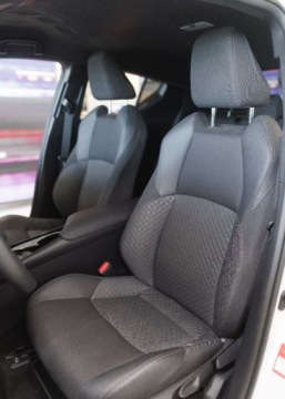 Toyota C-HR I Crossover Facelifting 1.8 Hybrid 122KM 2023 Toyota C-HR 1.8 Hybrid Style 1.8 Hybryda 122KM, zdjęcie 4