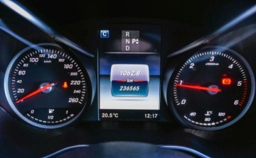 Mercedes Klasa C W205 2017 Mercedes-Benz Klasa C Mercedes-Benz C180d 1.6 Diesel 116KM, zdjęcie 15