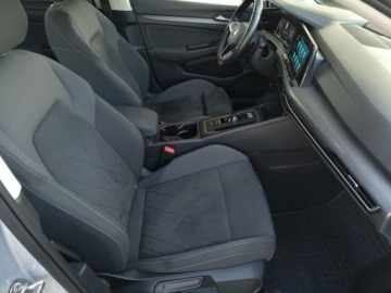 Volkswagen Golf VIII Variant 2.0 TDI 150KM 2021 Volkswagen Golf SalonPL serwis 2.0TDI 150KM bezwypadkow pakiet AppConnect, zdjęcie 15