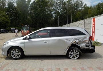 Toyota Auris II 2014 Toyota Auris Okazja 1.8 Hybryda 98KM, zdjęcie 6