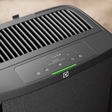 Черный очиститель ELECTROLUX Pure Multi 700