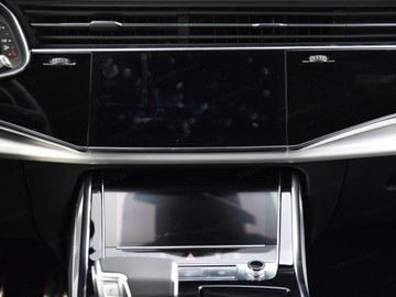 Audi Q8 SUV 3.0 45 TDI 231KM 2025 AUDI Q8 45 TDI quattro Suv 3.0 (231KM) 2025, zdjęcie 9